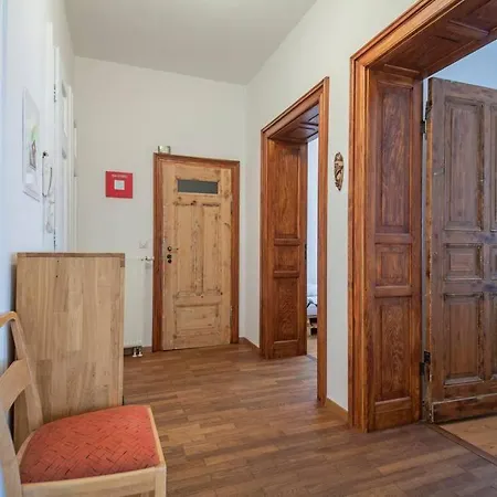 アパート Charmante Altbauwohnung Im Szenekiez Mit Balkon