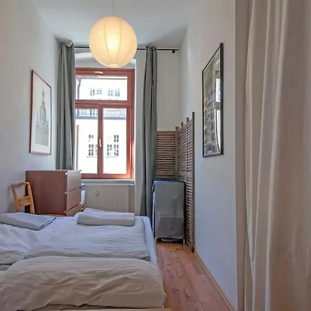 Charmante Altbauwohnung Im Szenekiez Mit Balkon アパート *