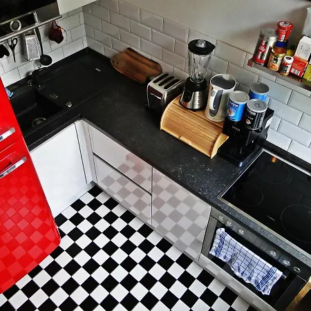 Charmante Altbauwohnung Im Szenekiez Mit Balkon 드레스덴