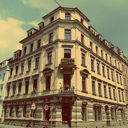 Charmante Altbauwohnung Im Szenekiez Mit Balkon * Дрезден