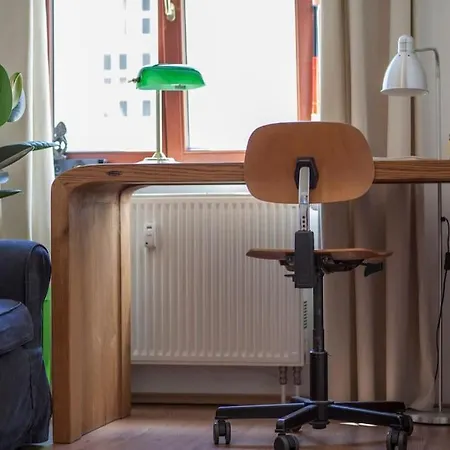 Charmante Altbauwohnung Im Szenekiez Mit Balkon Апартаменты